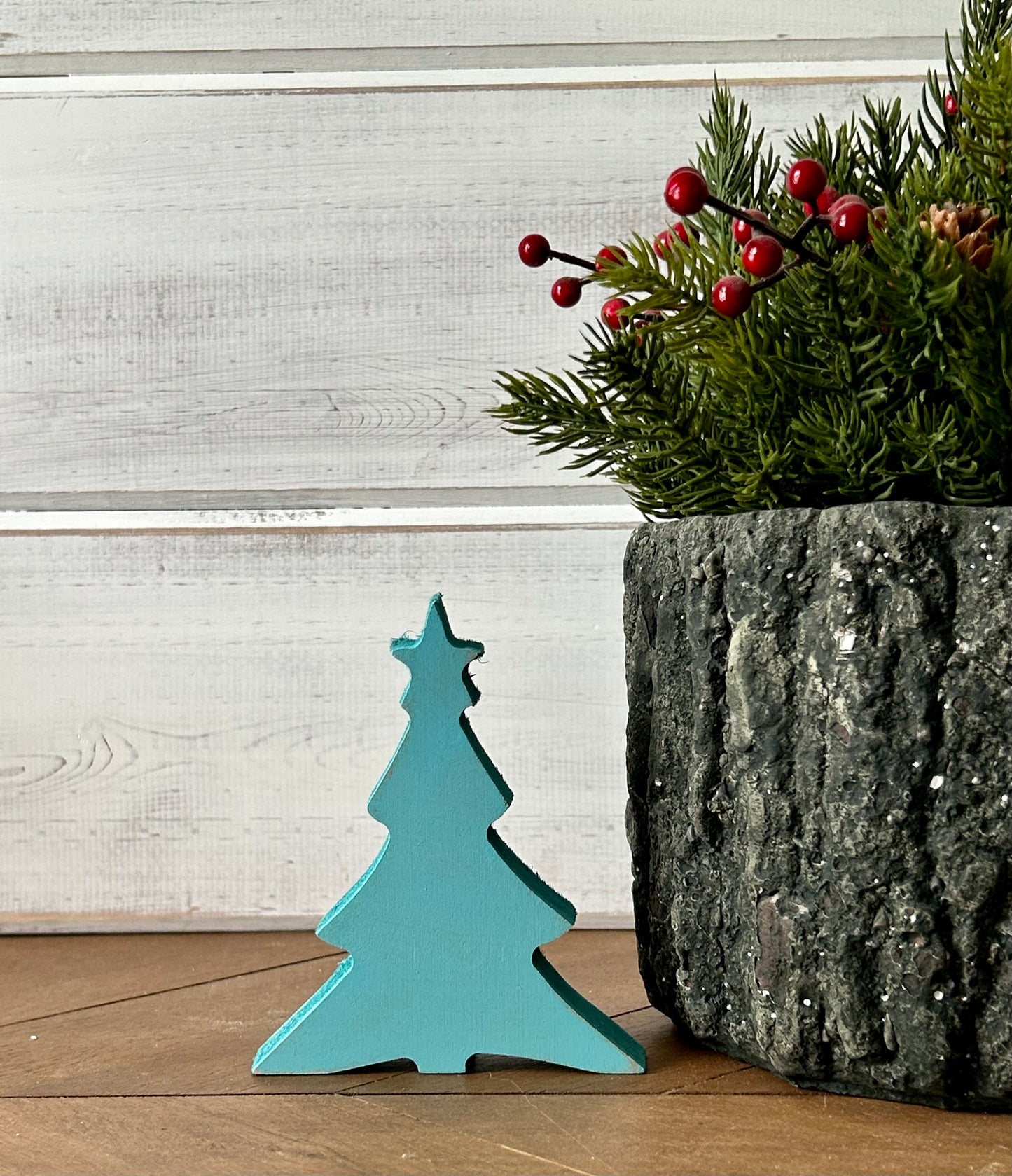 Primitive Wood Christmas Tree Sitters - Star Topper Style