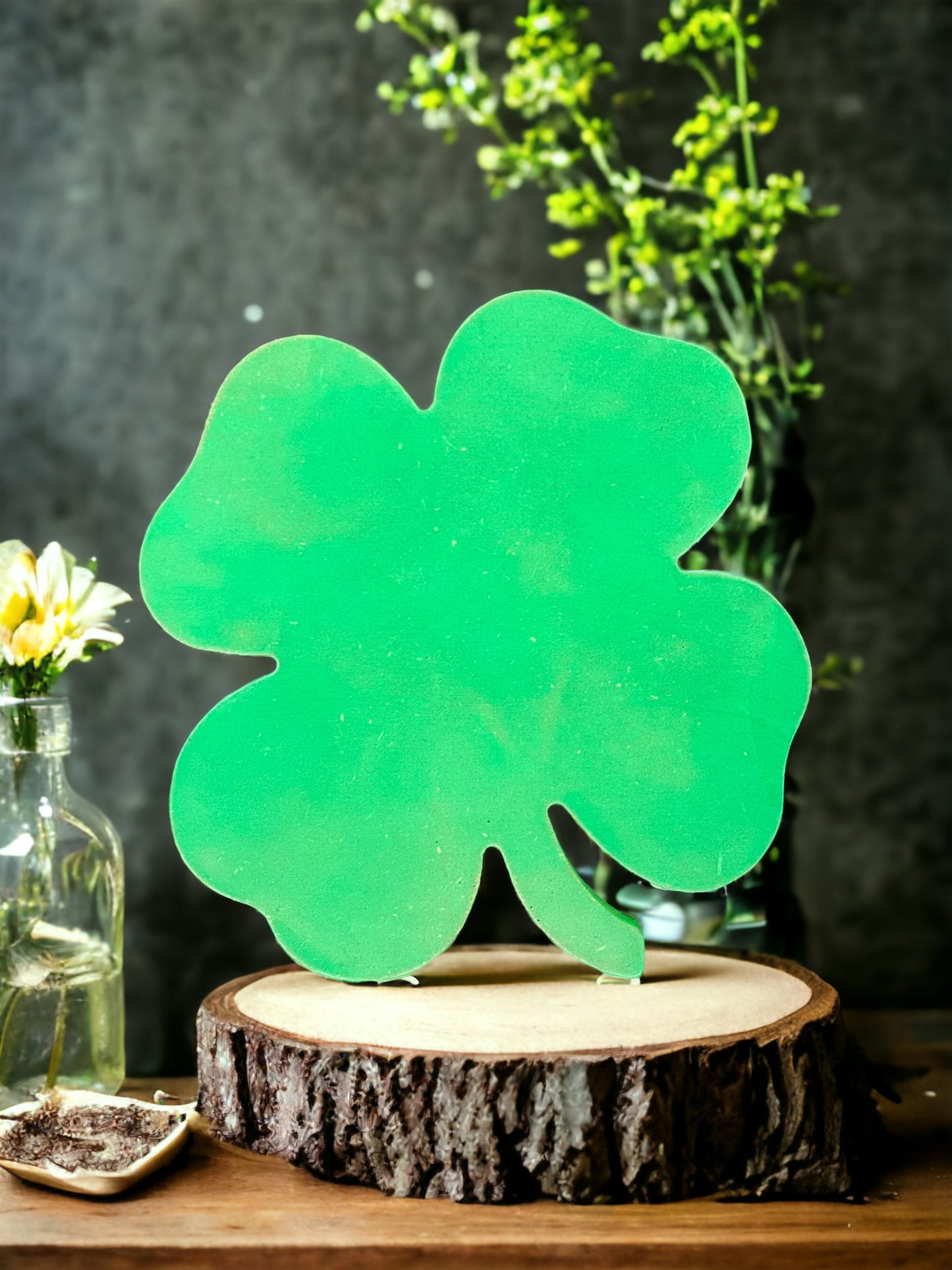 Green wood clover