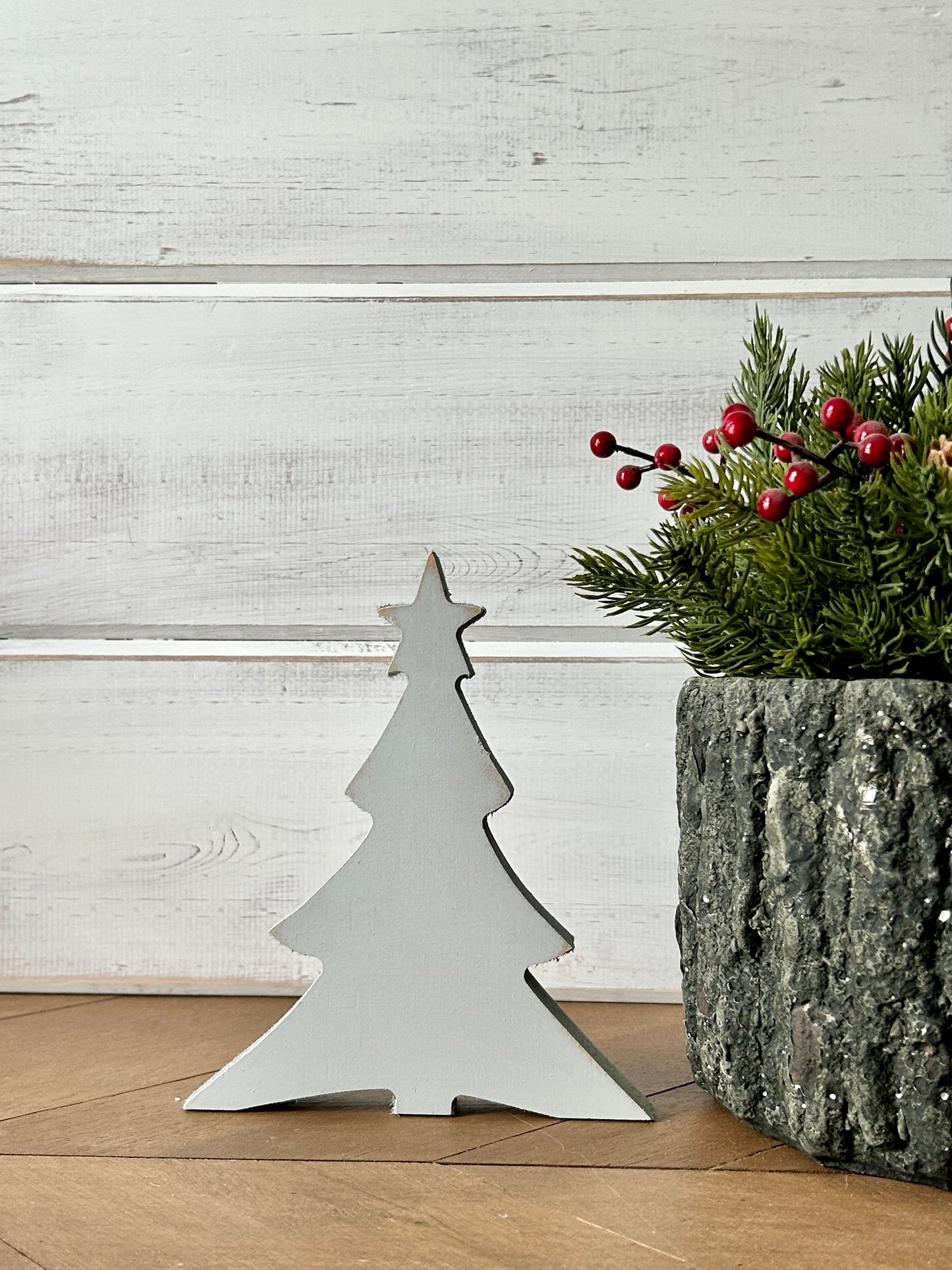 Primitive Wood Christmas Tree Sitters - Star Topper Style