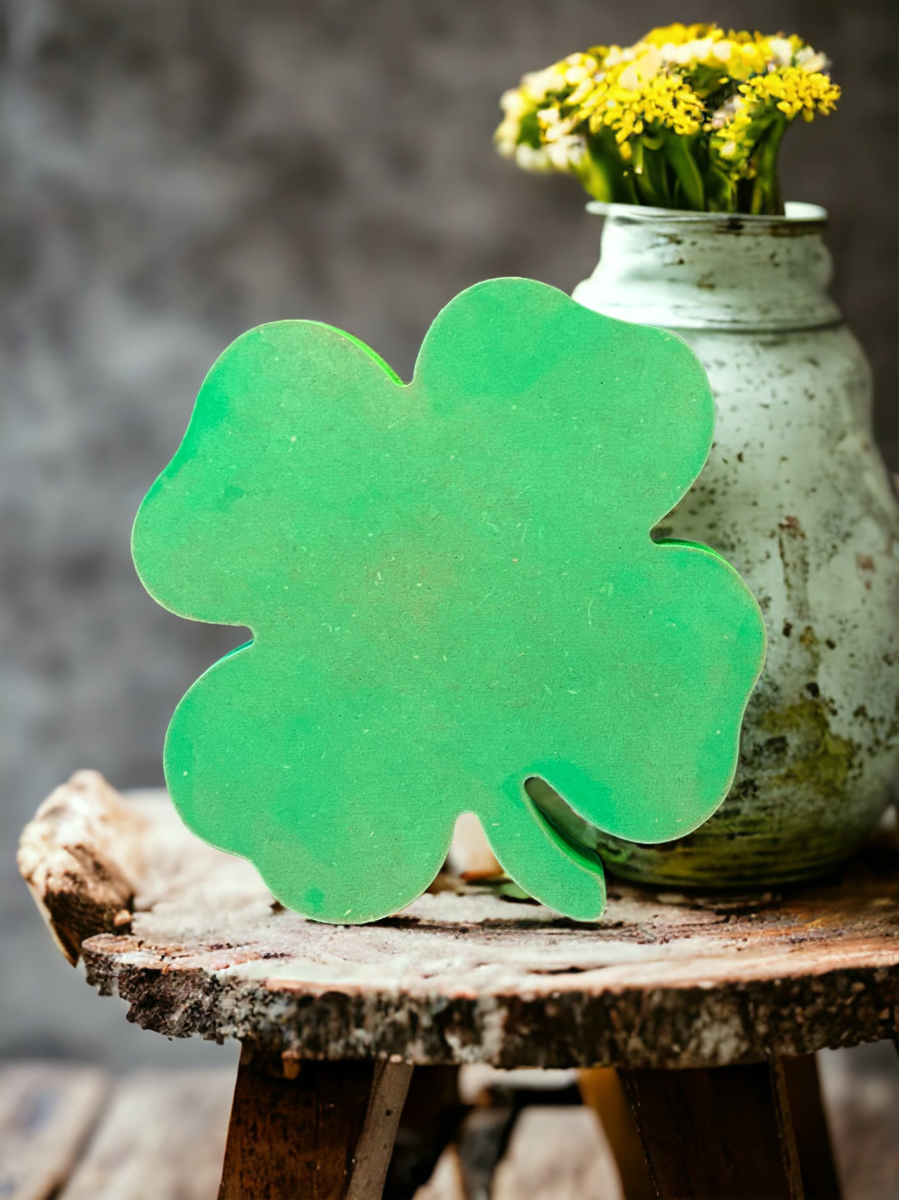 Green wood clover