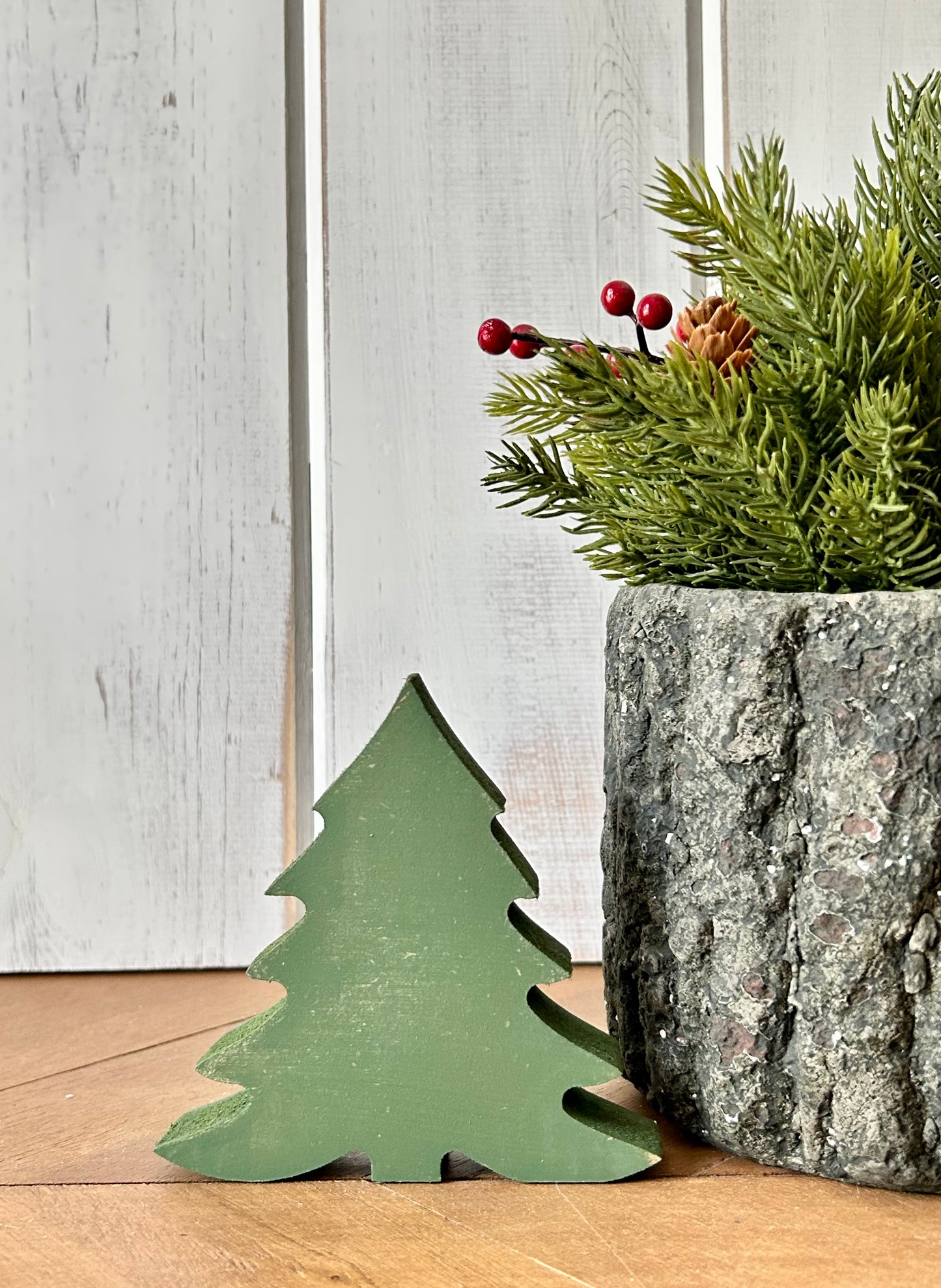 Primitive/Rustic Wood Christmas/Winter Tree - Fluffy Style