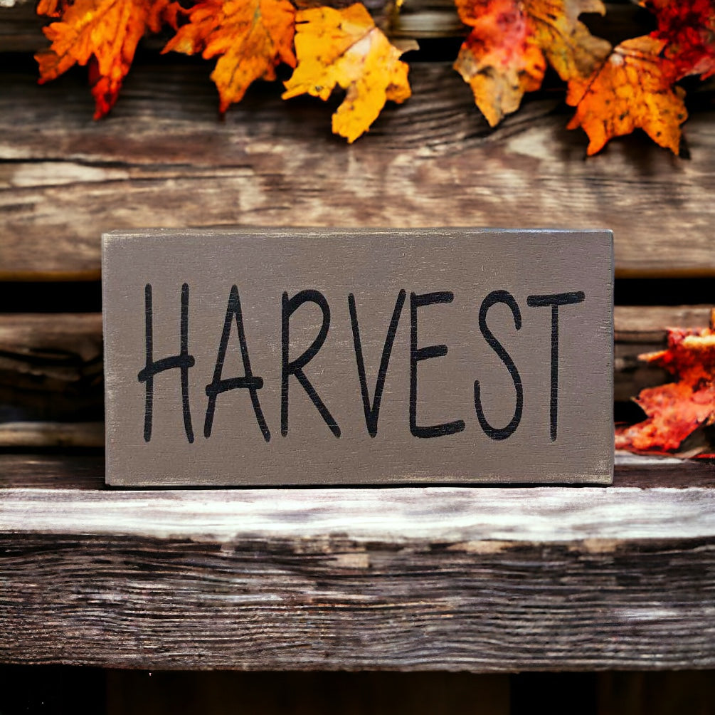 Primitive/Rustic Harvest Shelf Sitter