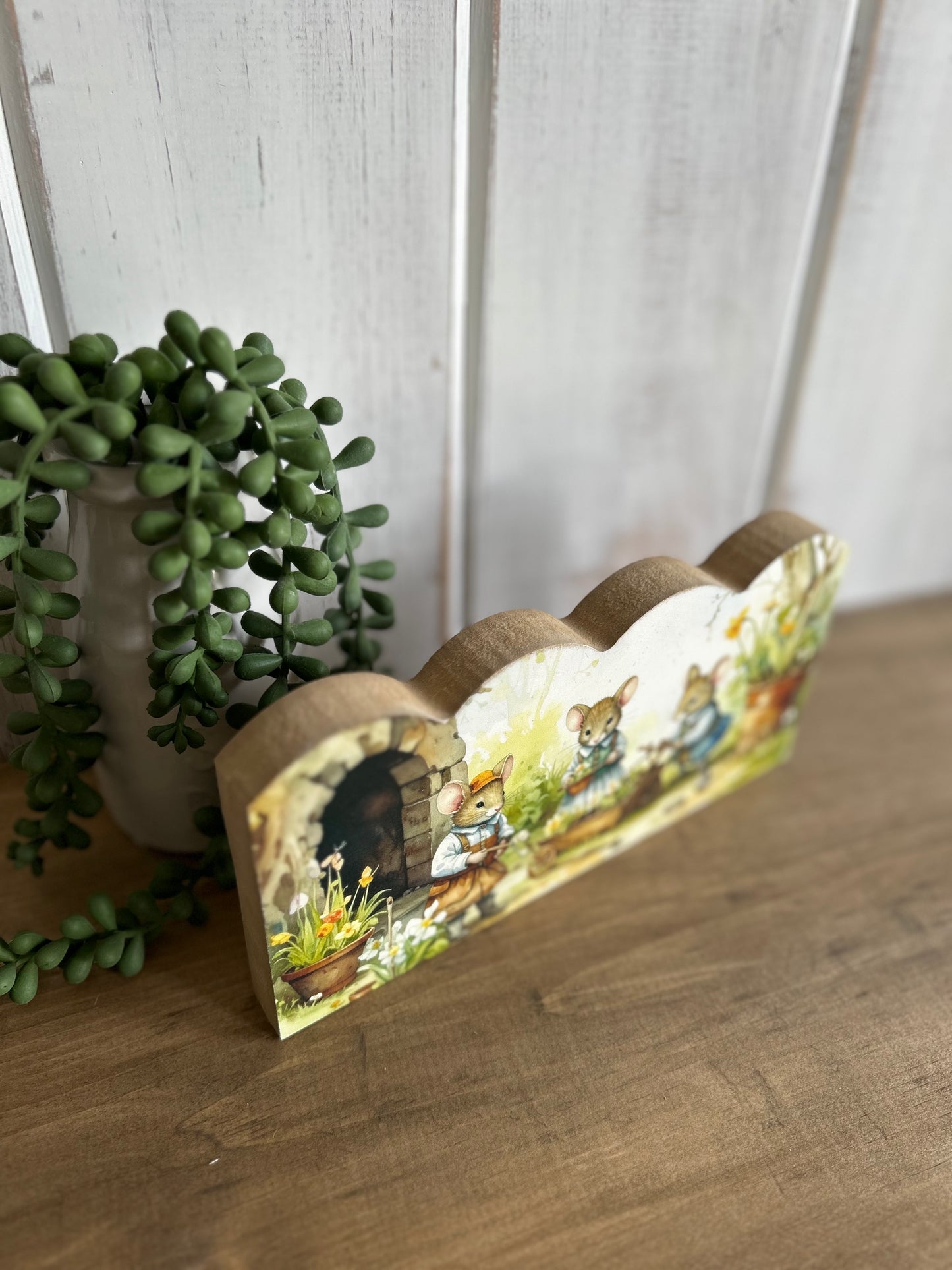 Mouse Garden - Rustic Spring Decor Scalloped Wood Sign