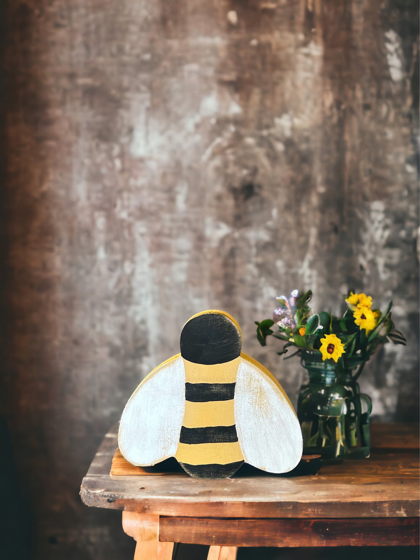 Primitive/Rustic Wood Bee