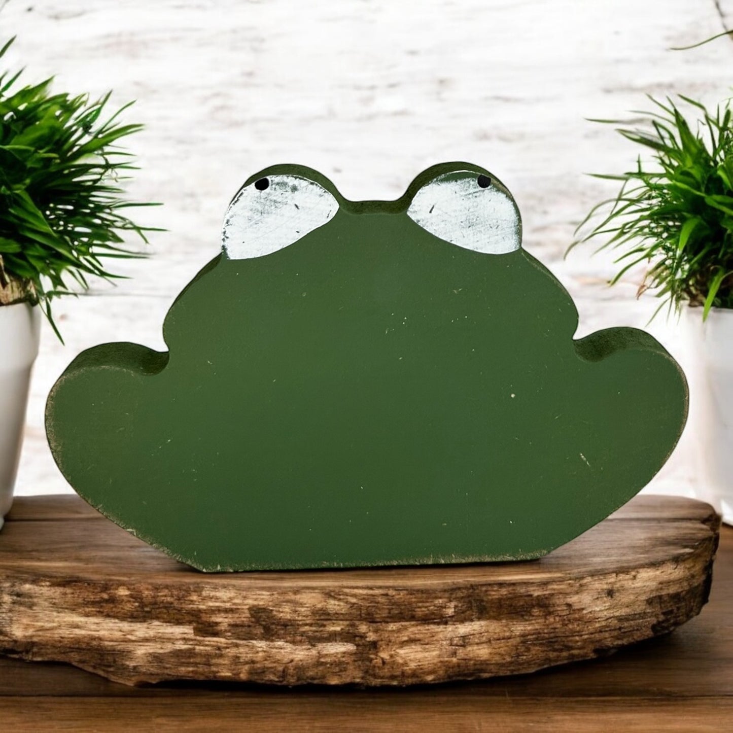 Primitive/Rustic Wood Frog