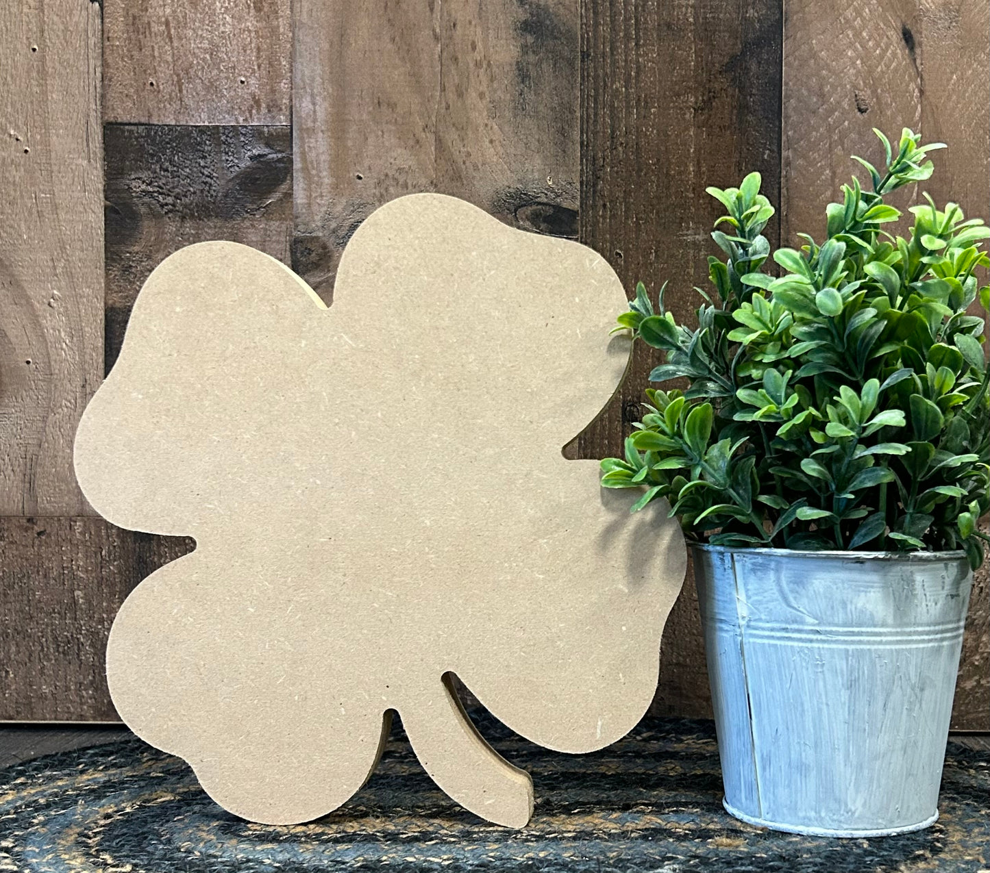 Primitive/Rustic Wood Clover Shelf Sitter
