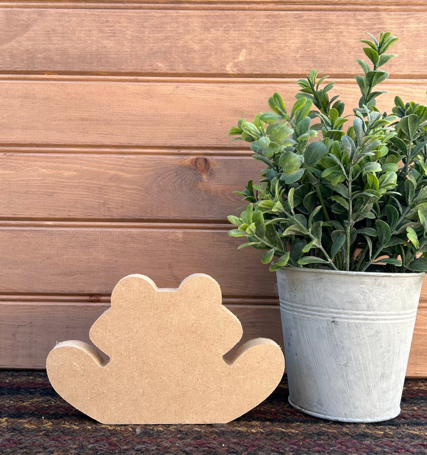 Primitive/Rustic Wood Frog