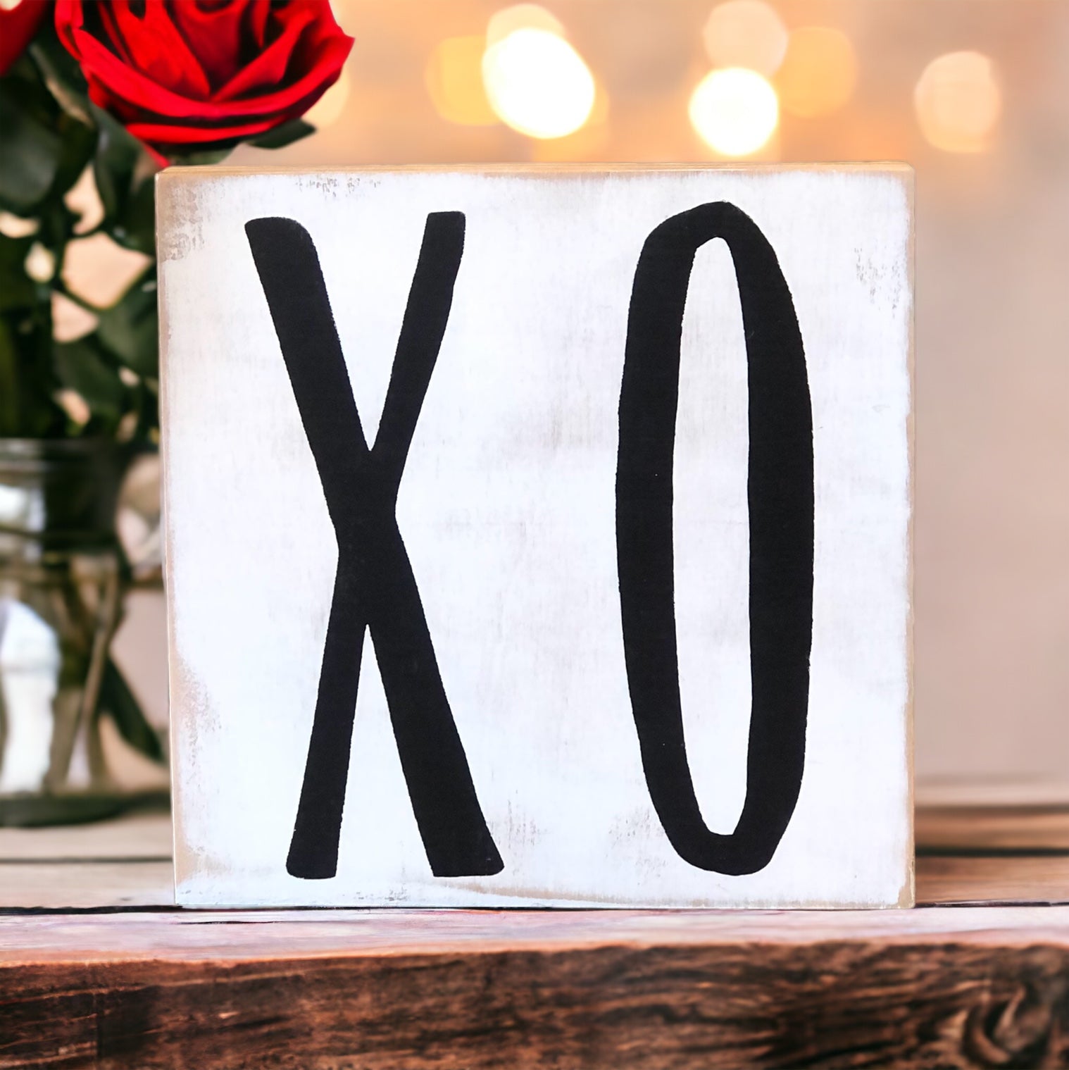 Black/White "XO" sign
