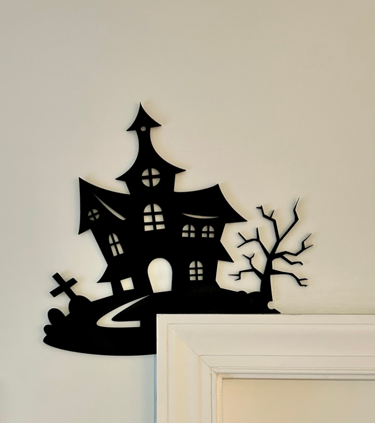 Haunted house trim corner