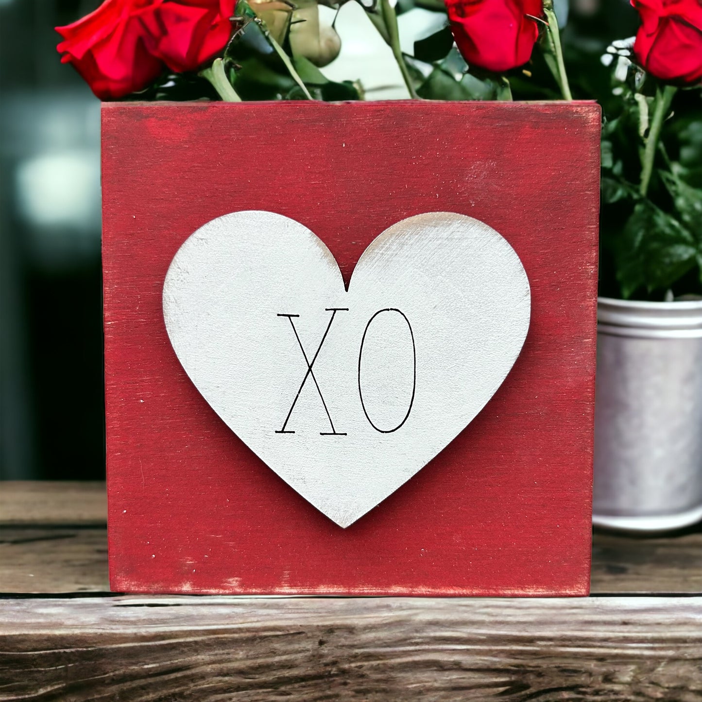 Red/White wood heart "XO"