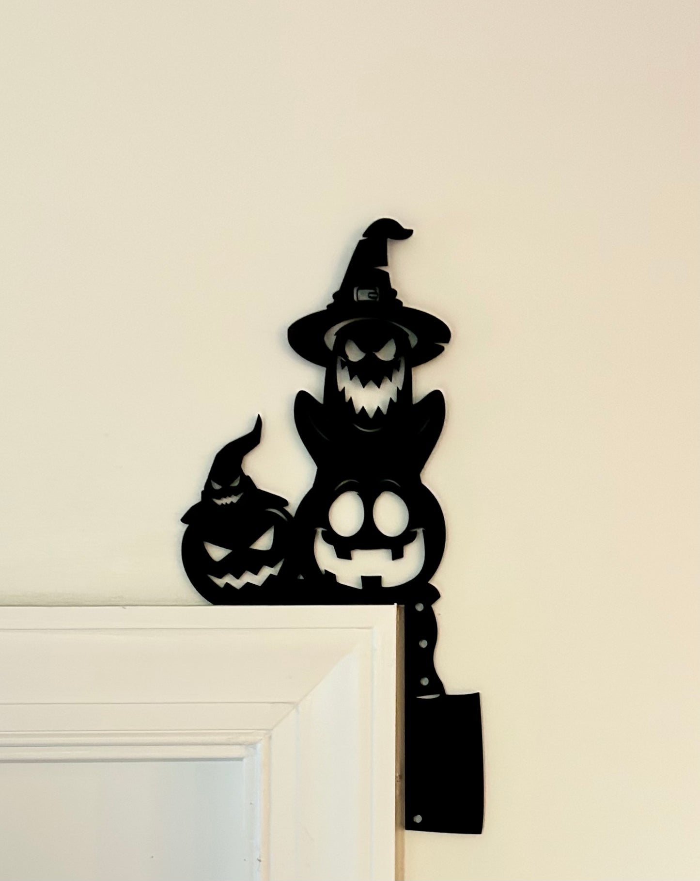 Halloween trim corner