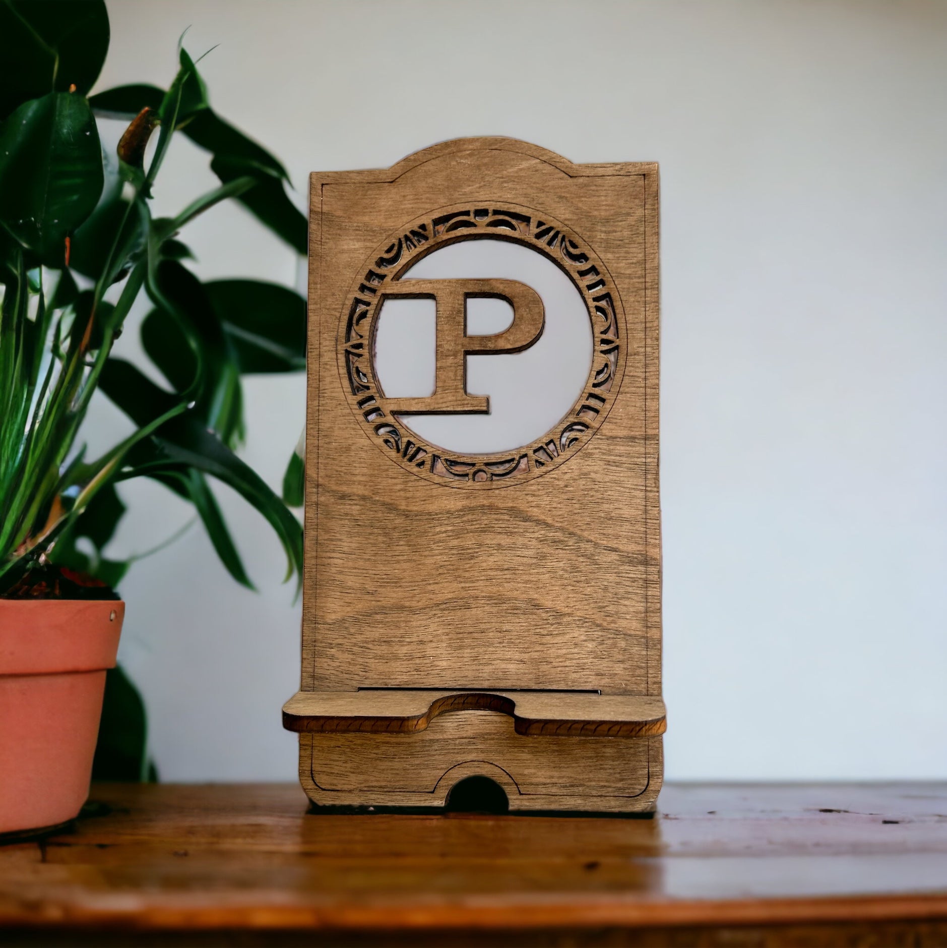 Wood monogram "P" phone stand