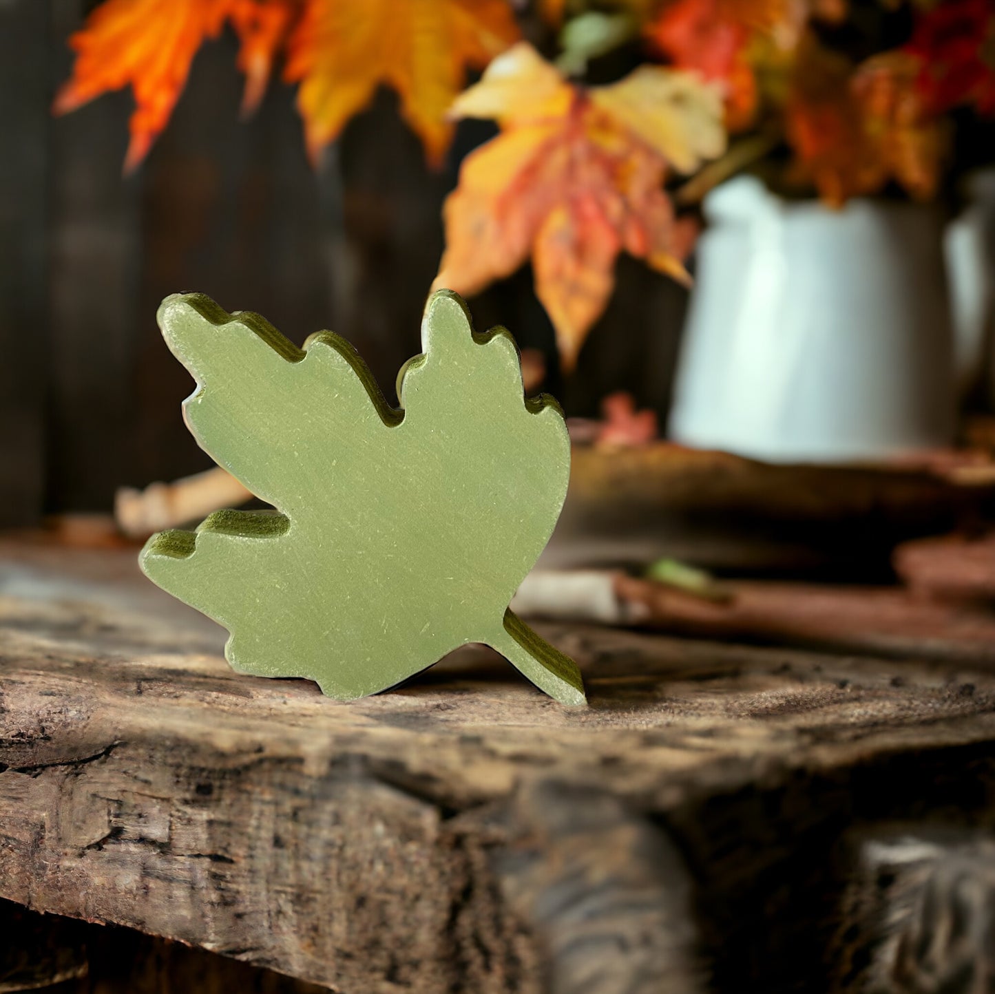 Primitive Wood Fall Leaf Sitter